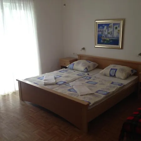 Anita 3*